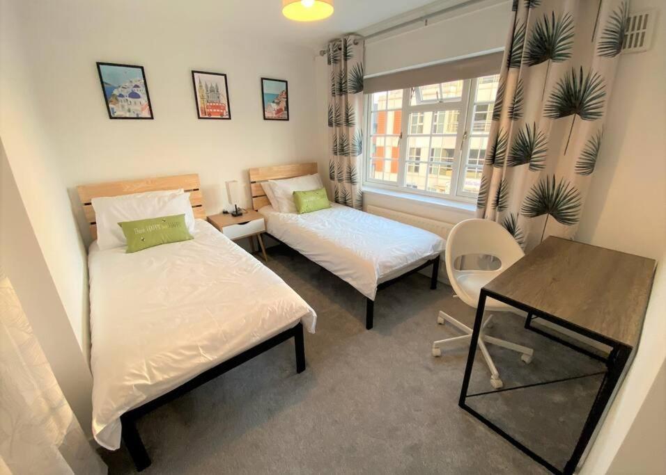 Redhill Town Centre 3 Bed House Near Gatwick Airport, Easy Commute To London Apartment Ngoại thất bức ảnh