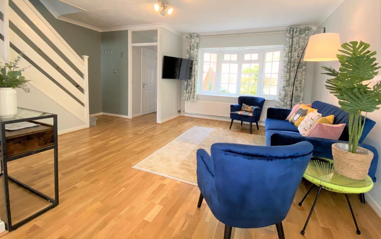 Redhill Town Centre 3 Bed House Near Gatwick Airport, Easy Commute To London Apartment Ngoại thất bức ảnh