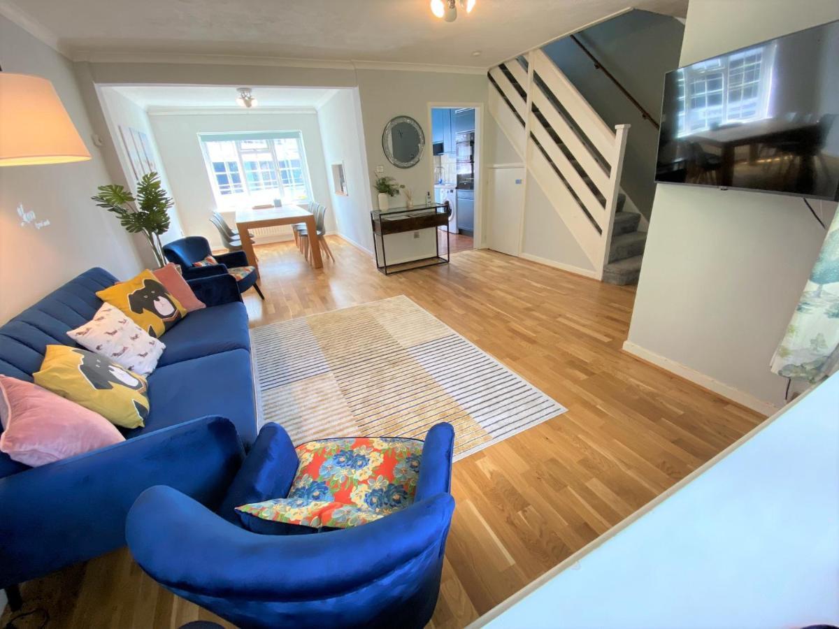 Redhill Town Centre 3 Bed House Near Gatwick Airport, Easy Commute To London Apartment Ngoại thất bức ảnh